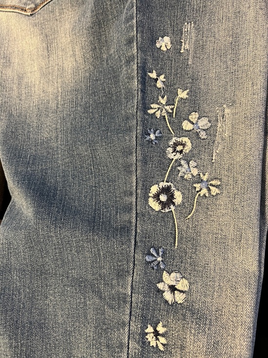 Kensie Denim - Kensie Light Blue Skinny Jeans with Floral Embroidery